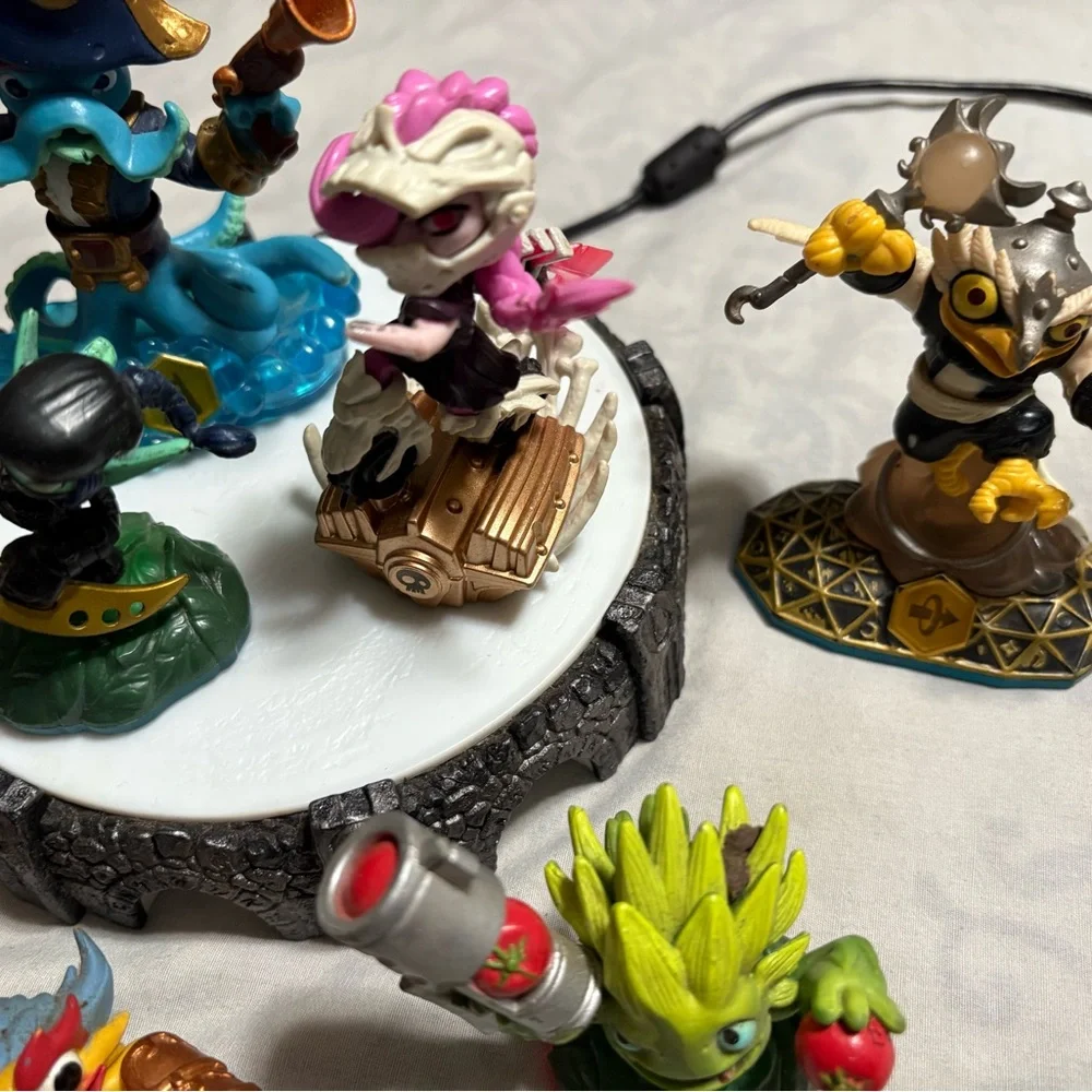 PS3 portal with skylanders 8 of them